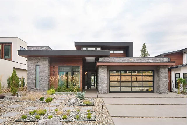 image of luxury house plan 1747